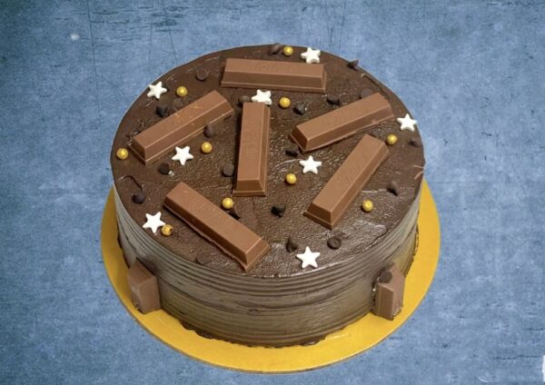 kitkat cake